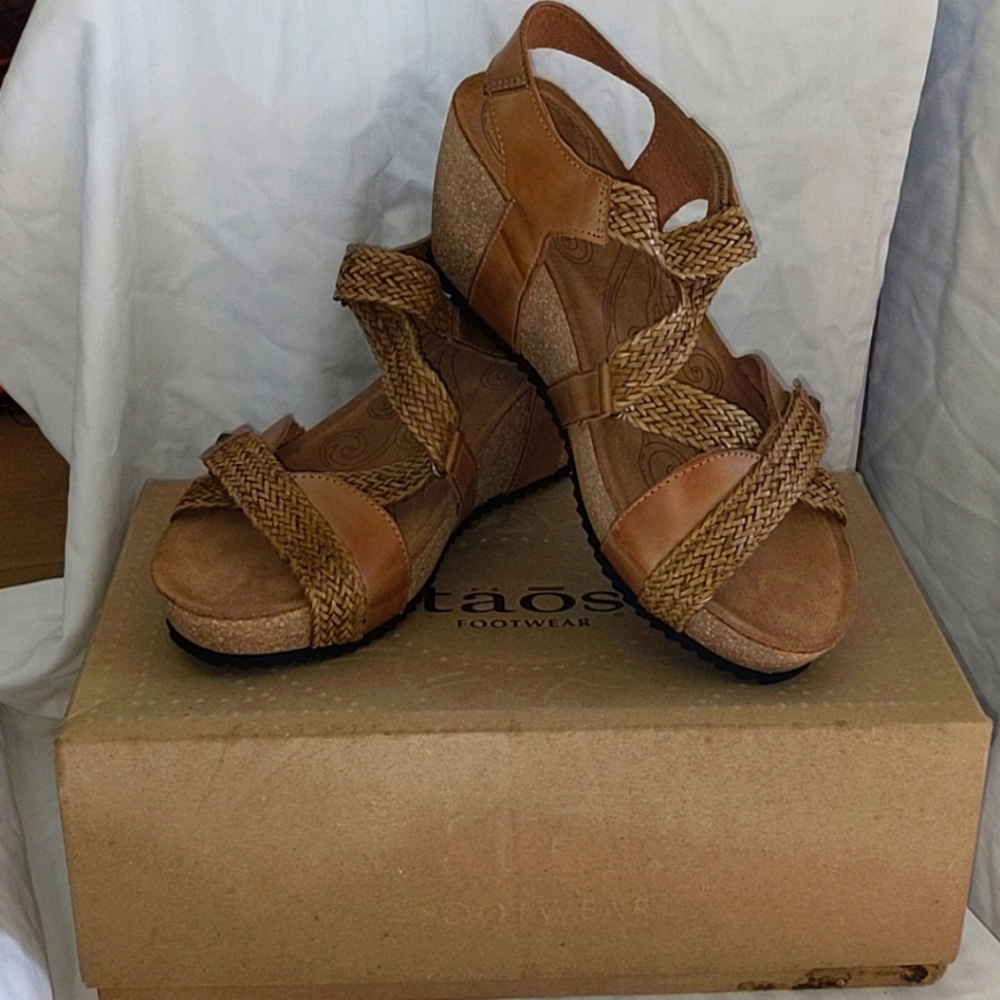 Women's sandals